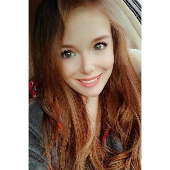 Meet your Posher, Elizabeth - Picture 3 of 4